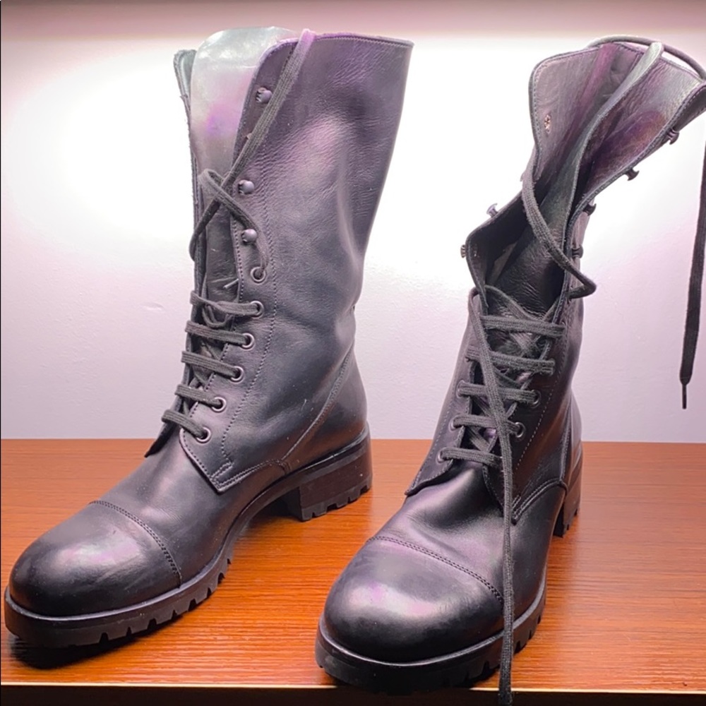 Barney’s Néw York Heavy Leather combat boots